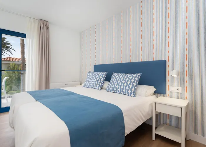 Alsol Caribes 1- Adults Only * بلايا ديل إنغلز